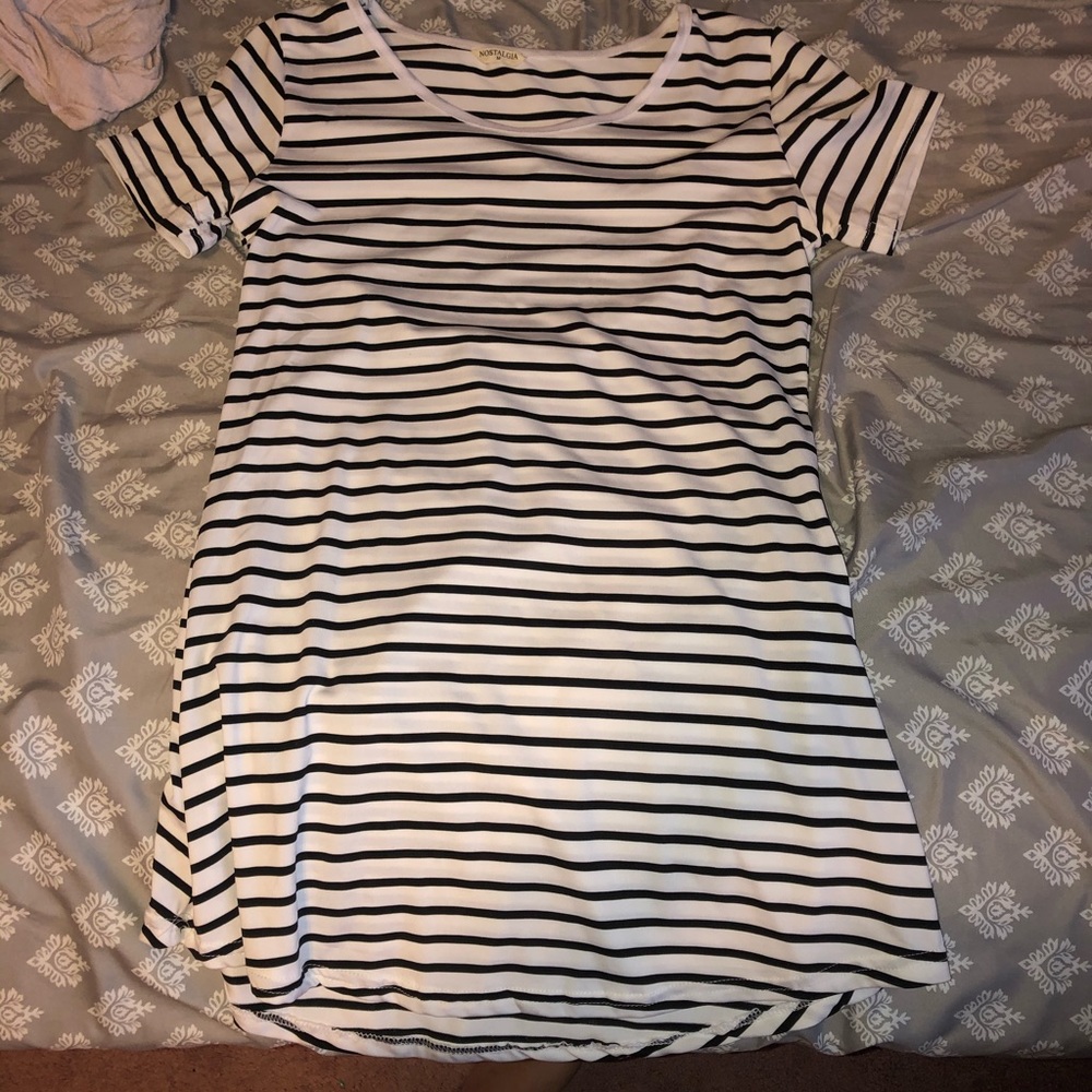 Black and white striped long t-shirt